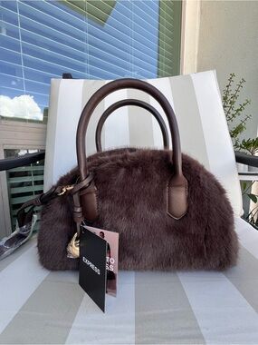 Express Chocolate Brown Faux Fur Bowling bag
💼 super cute 🥰